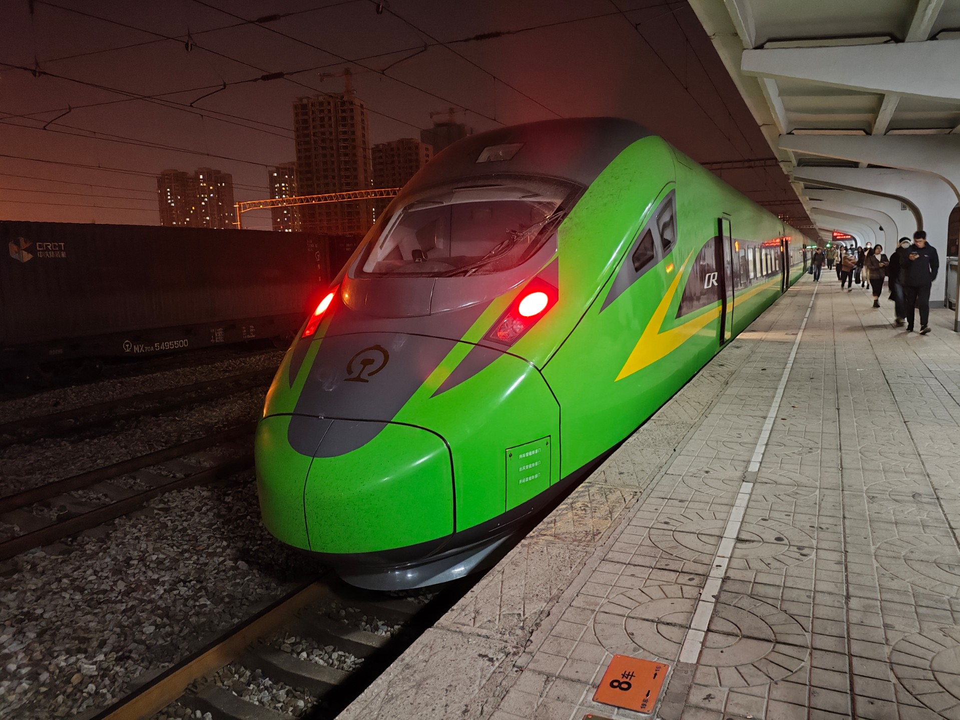 京广线上的CR-200J的头像