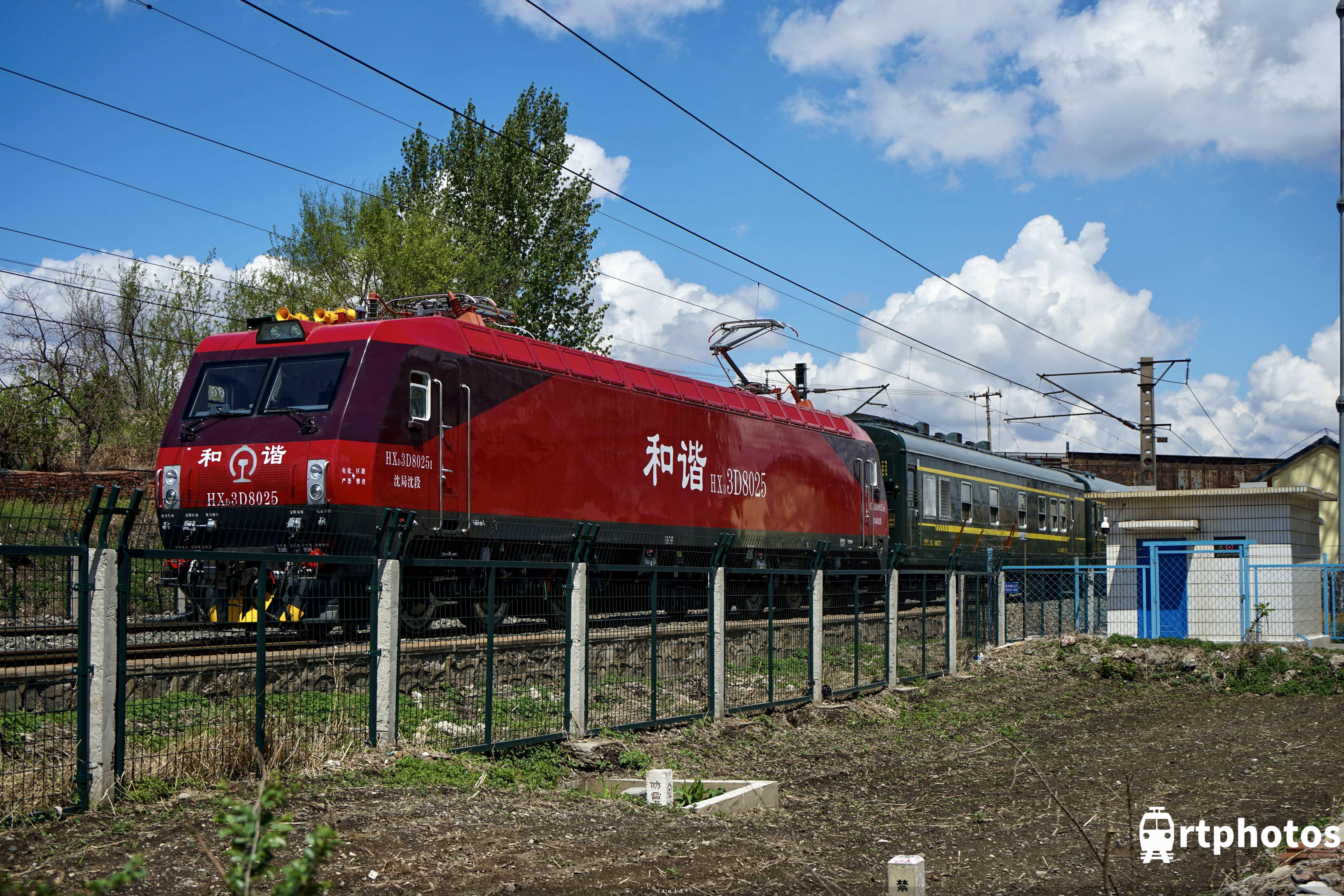 铁路摄影作品 - 缓慢进站