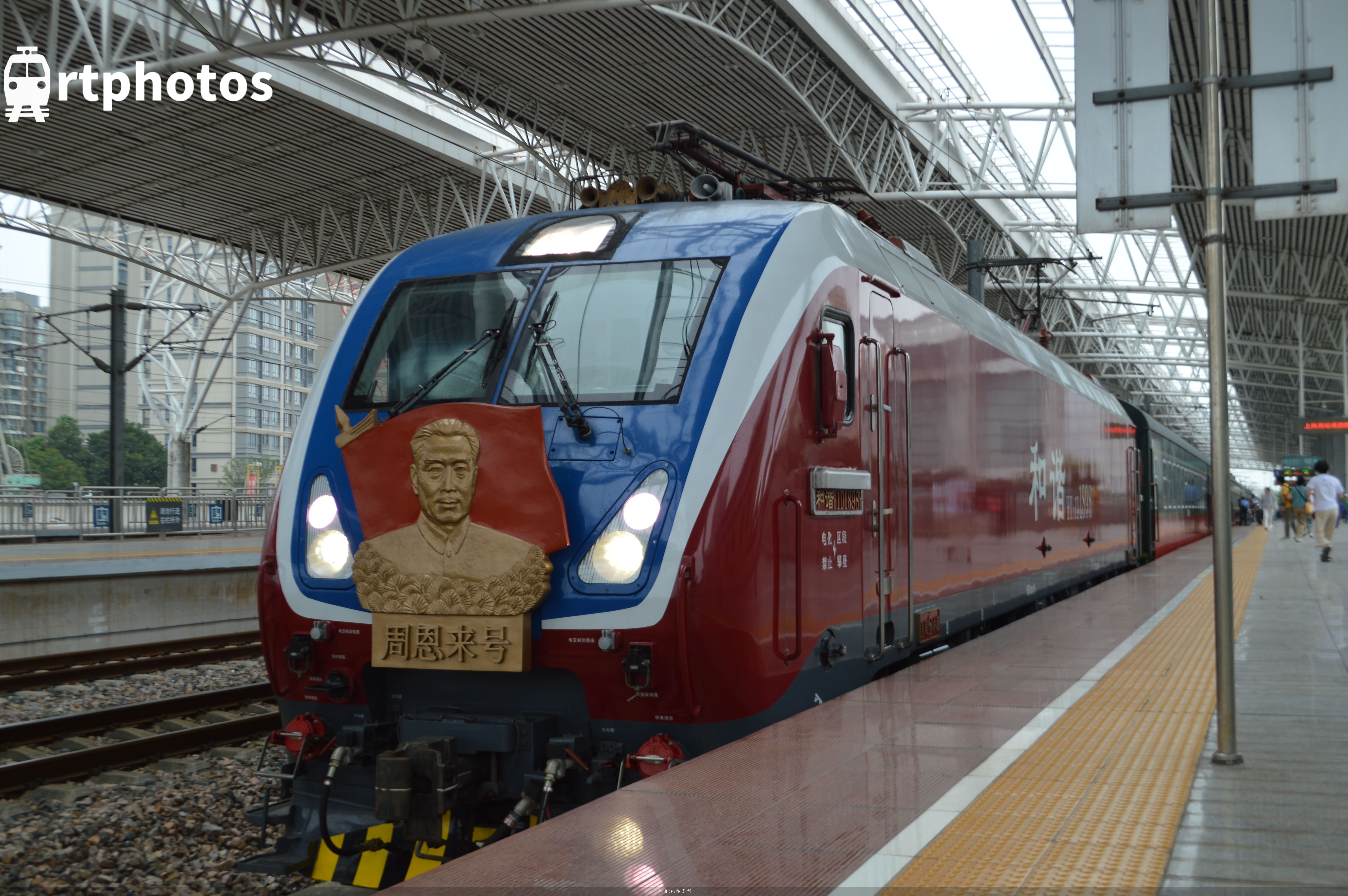 铁路摄影作品 - 上局沪段“周恩来号”挂牌机车