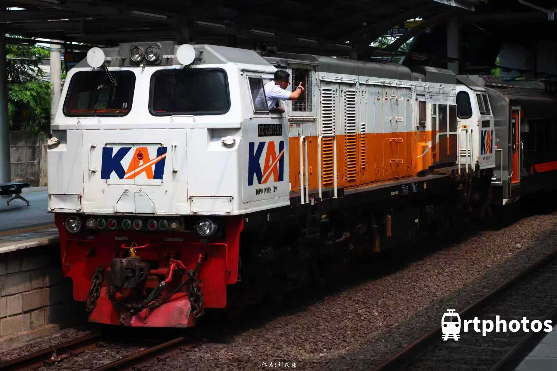 铁路摄影作品 - 确认发车！